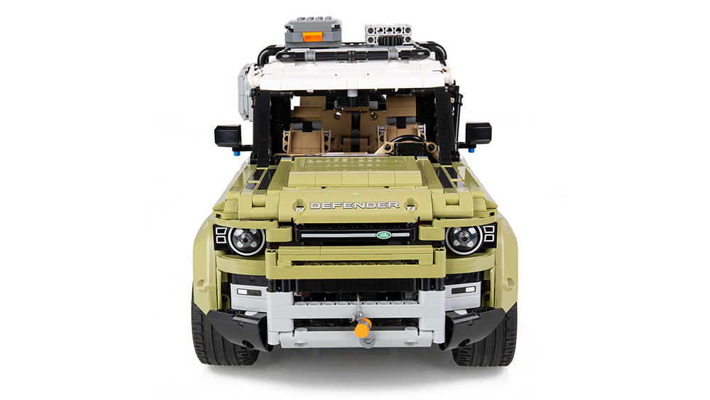 LEGO® TECHNIC ™ LAND ROVER DEFENDER 90 12