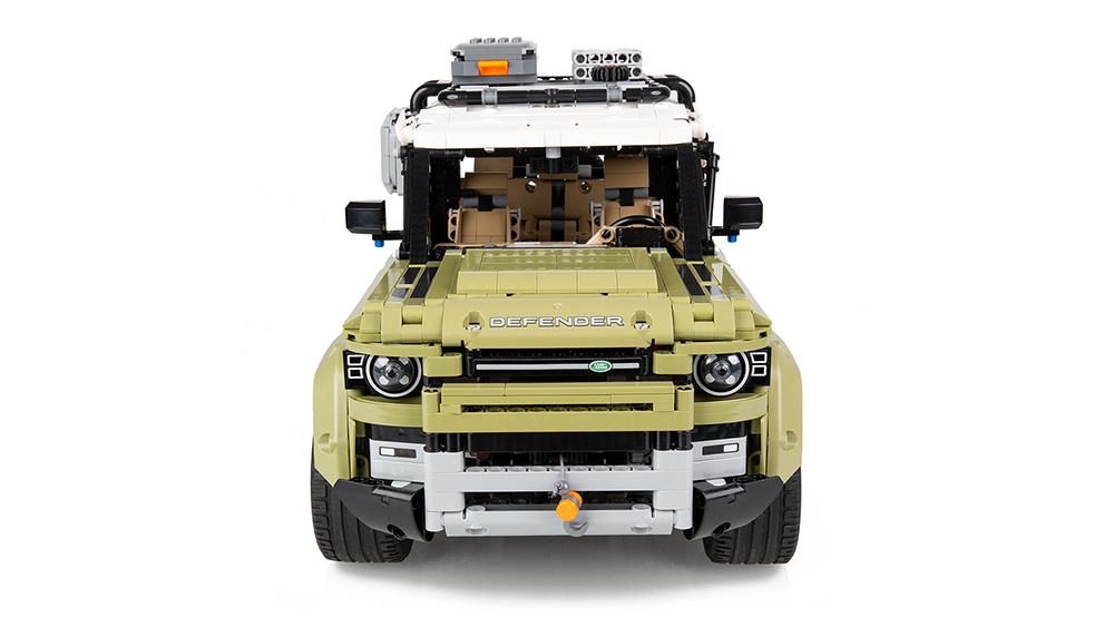 LEGO® TECHNIC ™ LAND ROVER DEFENDER 90 16